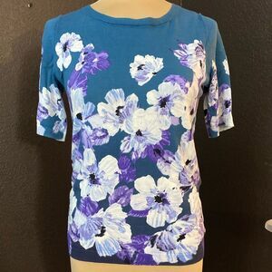 Talbots silky soft short sleeve blue and purple‎ poppy floral sweater top